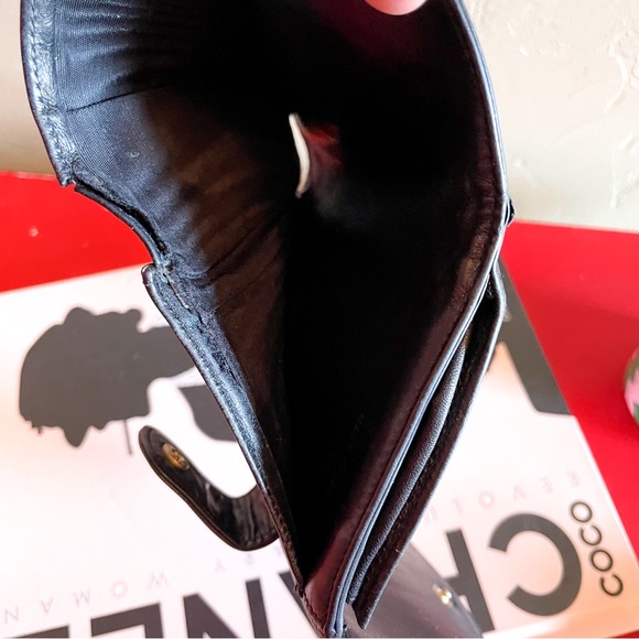 Chanel Authentic CC Logo Black Caviar Leather Billfold Wallet - Picture 8 of 11